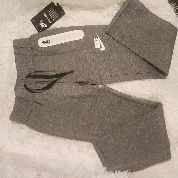 Girls Nike Tech Set - Picture 7 of 8